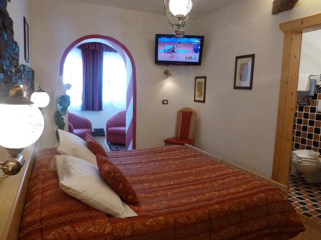 Hotel Ancora Castello–Molina di Fiemme Szoba fotó